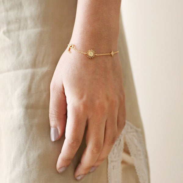 Sun and Moon Chain Bracelet in Gold